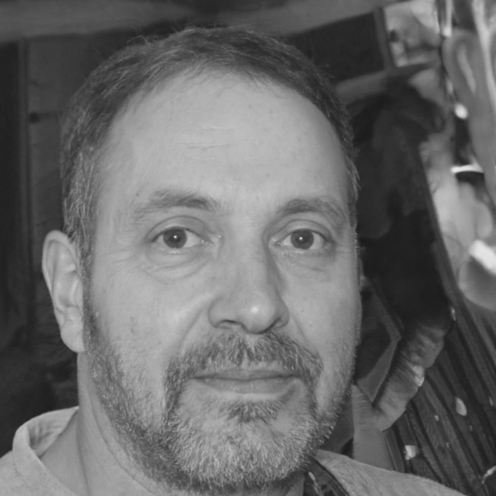 Portrait de Julien Vasseur, analyste financier